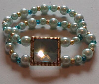 Light Teal Pearl Bracelet