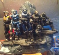 noble team statue
