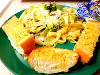 Broccoli and Pesto Tagliatelle (With Garlic Bread)