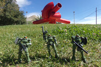 Dispare the monument-statue-toy-thing!