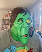 "Paperrrr! Paperrrr!"