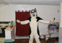 Trying on a fursuit for the first time