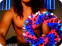 Moar shirtless kandie