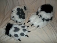 semi-realistic black/white paw set